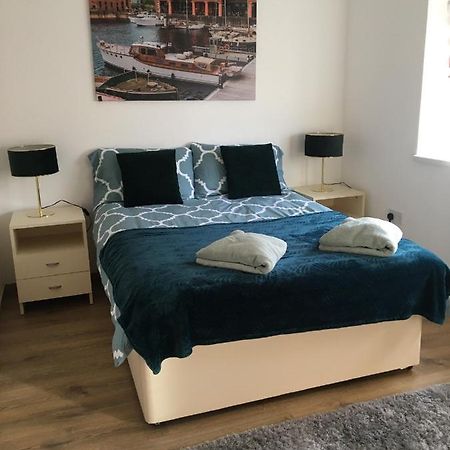 Modern 1 Bedroom Flat Perfect For Match Or City Break Liverpool Kültér fotó